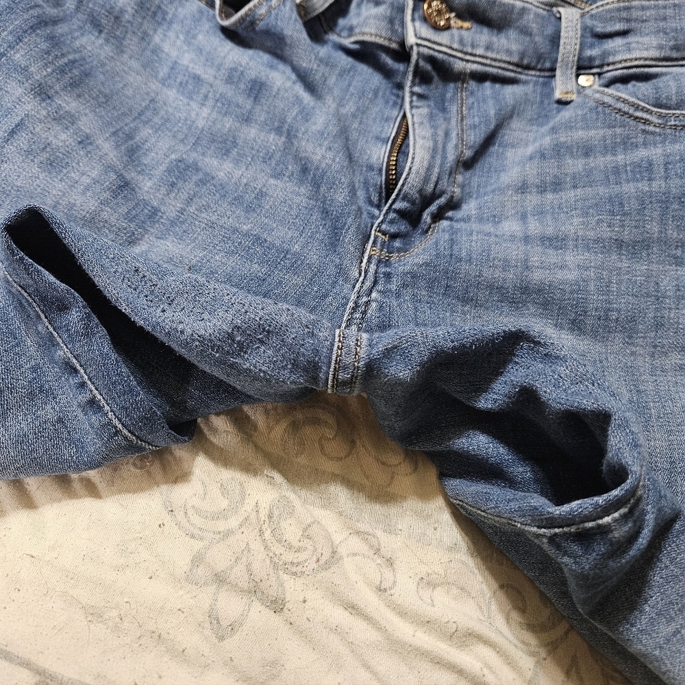 White House Black Market Mid Rise Girlfriend Jeans! - Picture 5 of 8